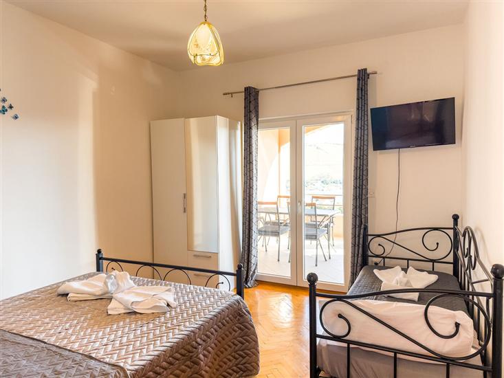 Apartment A2, for 5 persons