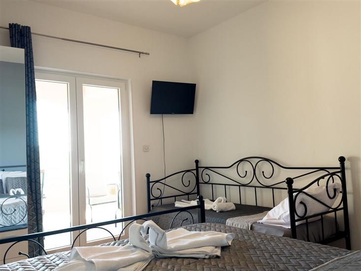 Apartment A2, for 5 persons