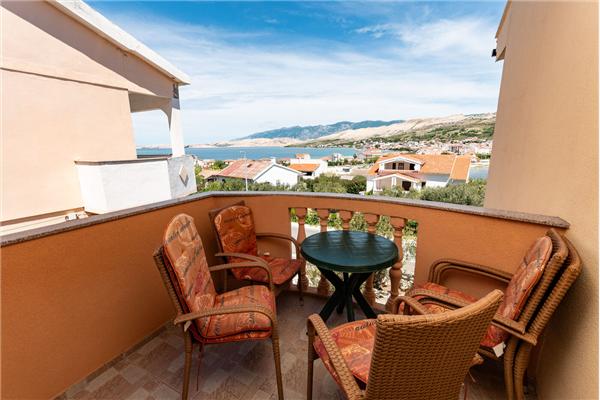 Apartment A1, for 6 persons
