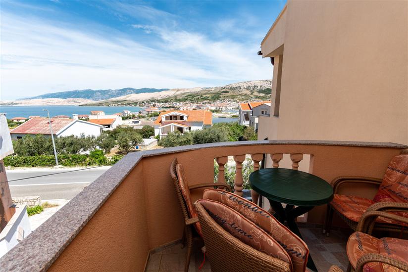 Apartment A1, for 6 persons