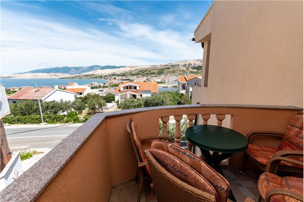Apartment A1, for 6 persons