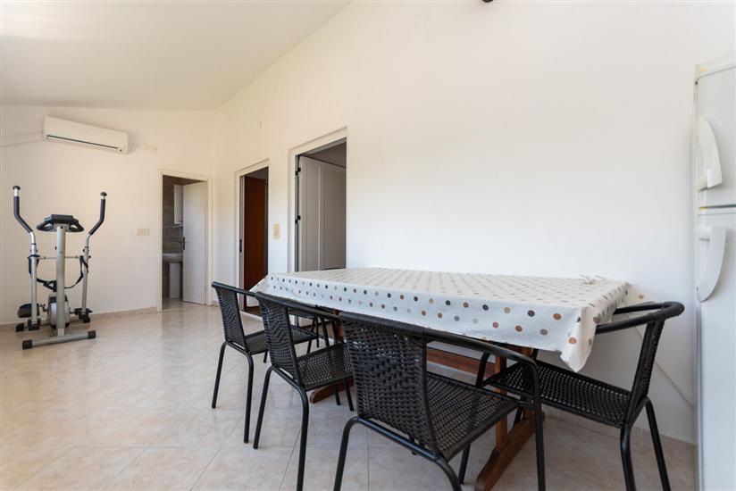 Apartment A1, for 6 persons