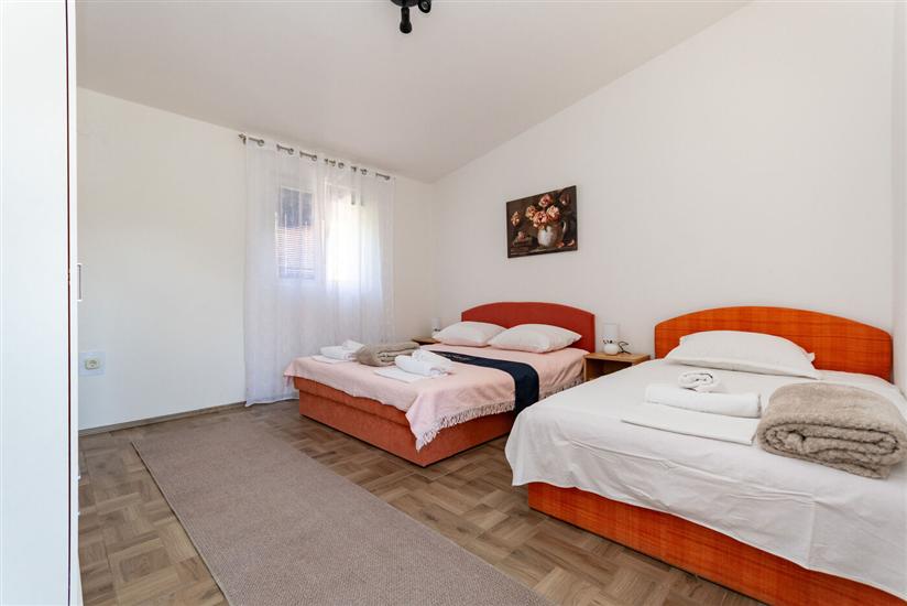 Apartment A1, for 6 persons