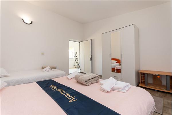 Apartment A1, for 6 persons