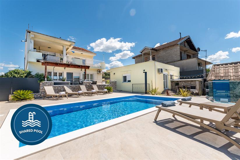 Apartment Neda with Jacuzzi