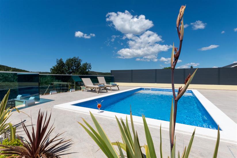 Apartment Neda with Jacuzzi