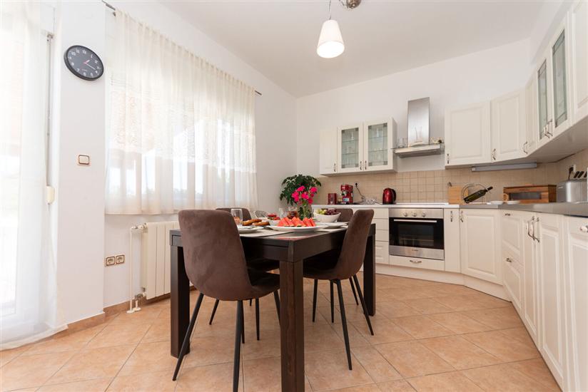 Apartment A1, for 6 persons