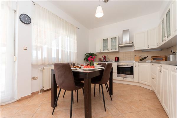 Apartment A1, for 6 persons