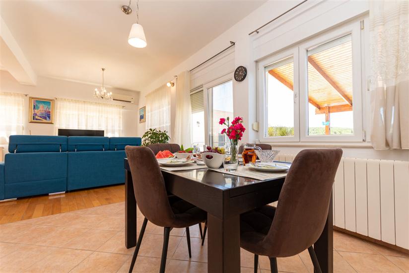 Apartment A1, for 6 persons