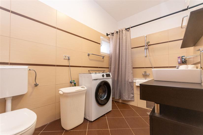 Apartment A1, for 6 persons