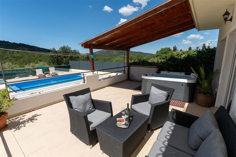 Apartment A1, for 6 persons