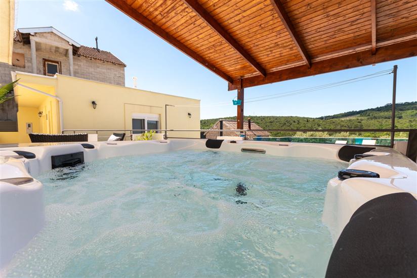 Apartment A1, for 6 persons
