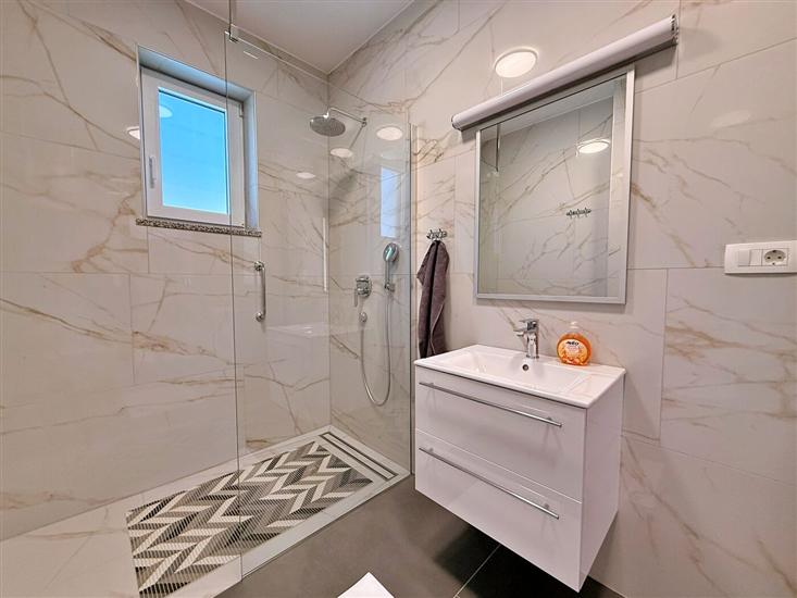 Apartment A1, for 6 persons