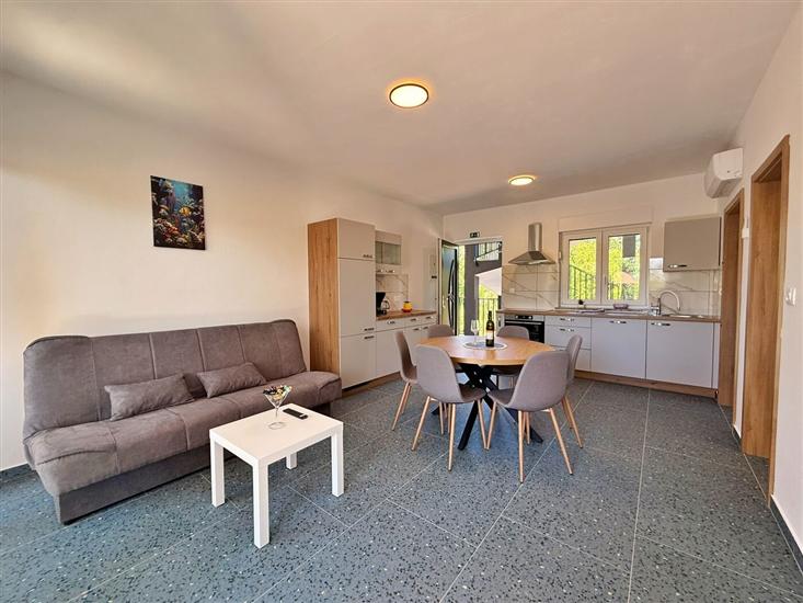 Apartment A2, for 6 persons