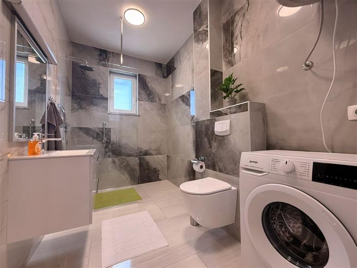 Apartment A2, for 6 persons