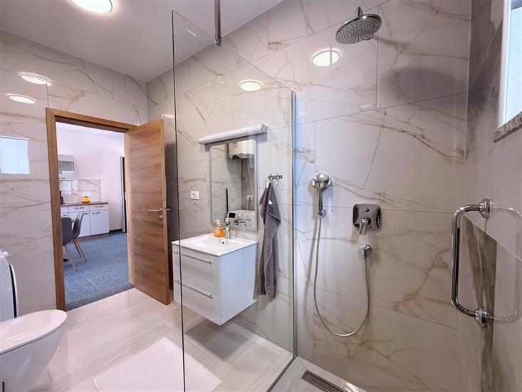 Apartment A2, for 6 persons
