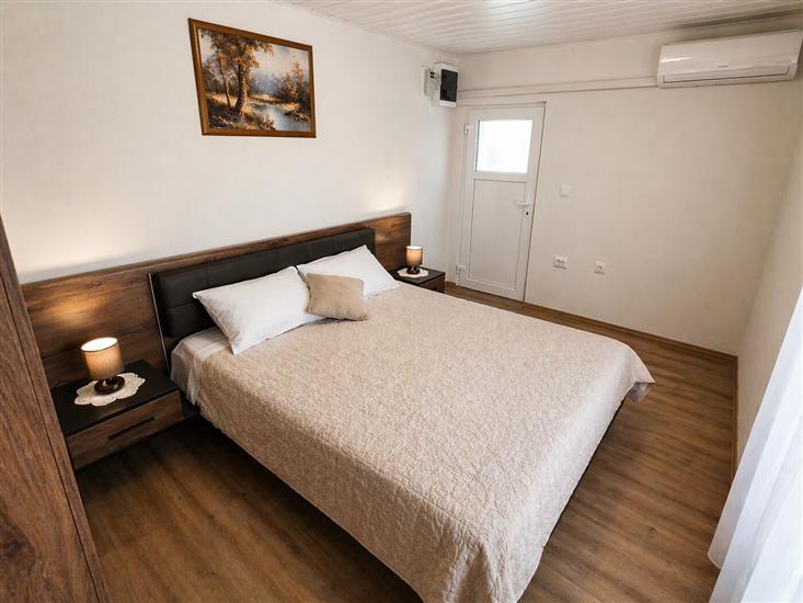 House K1, for 8 persons