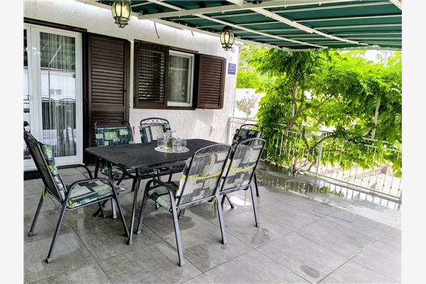Apartment A1, for 8 persons