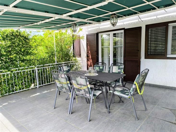 Apartment A1, for 8 persons
