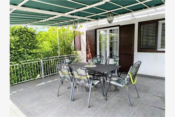 Apartment A1, for 8 persons