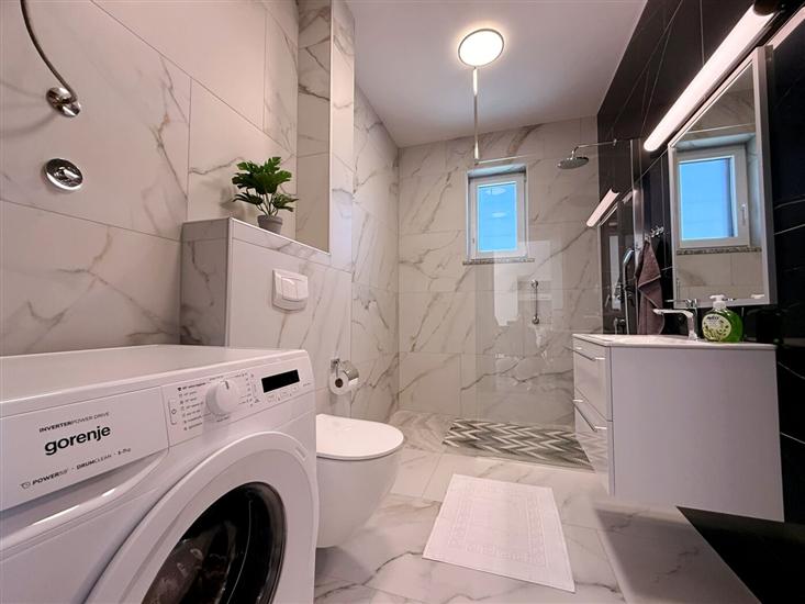 Apartment A4, for 6 persons