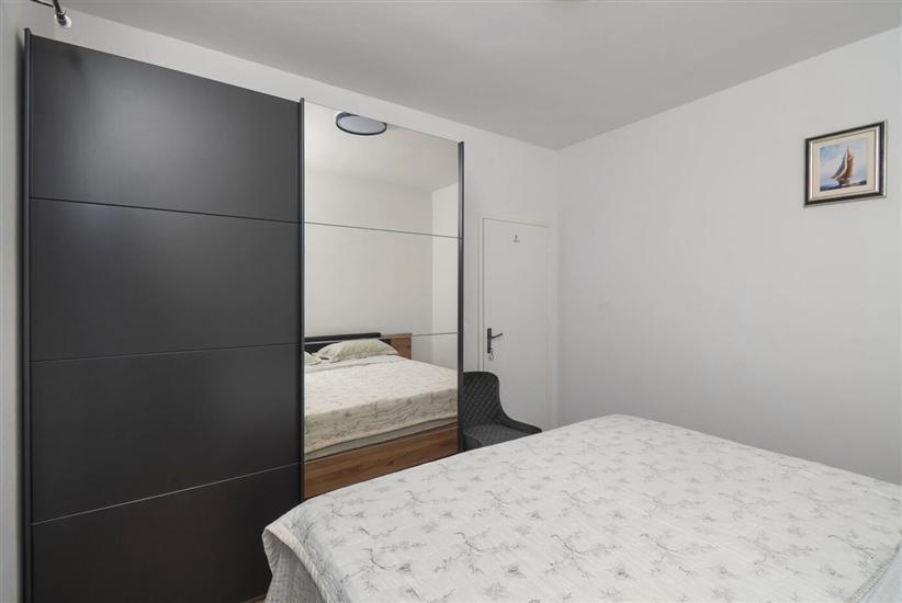 Apartment A1, for 5 persons