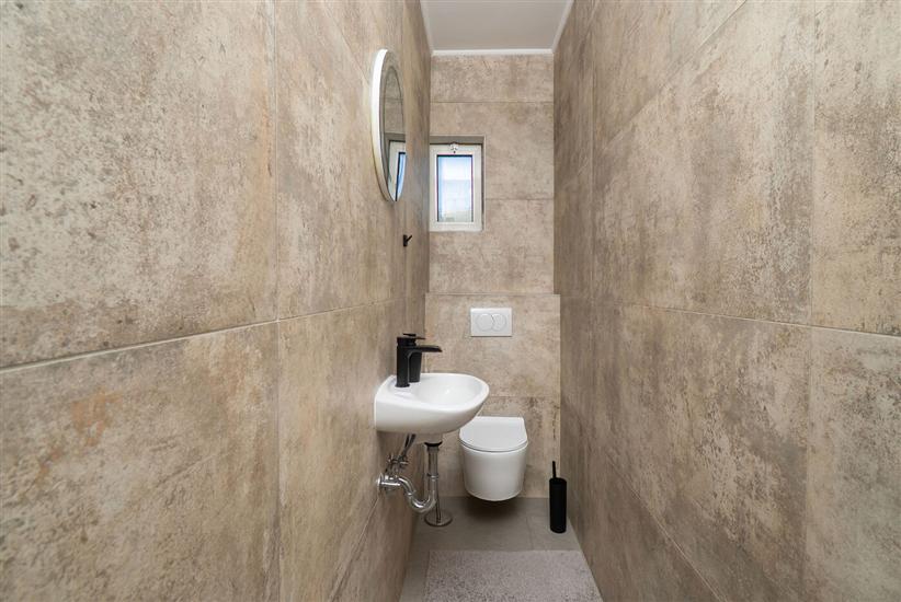 Apartment A1, for 5 persons