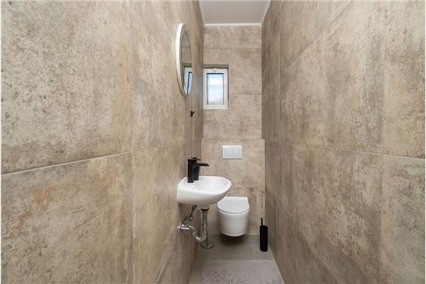 Apartment A1, for 5 persons