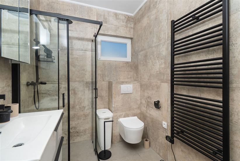 Apartment A1, for 5 persons
