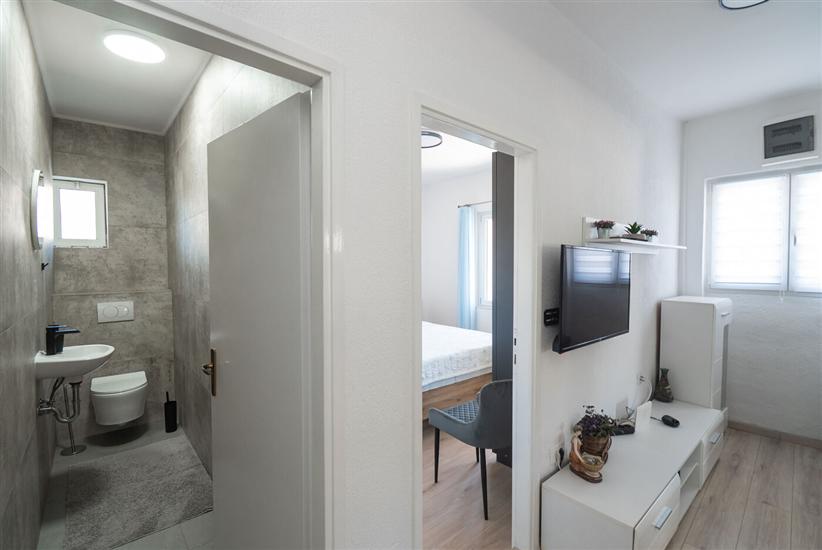 Apartment A1, for 5 persons