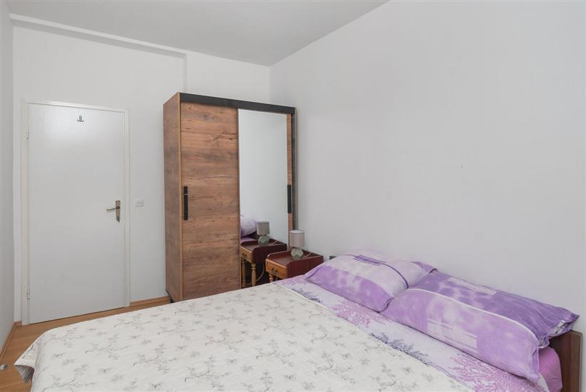 Apartment A1, for 5 persons