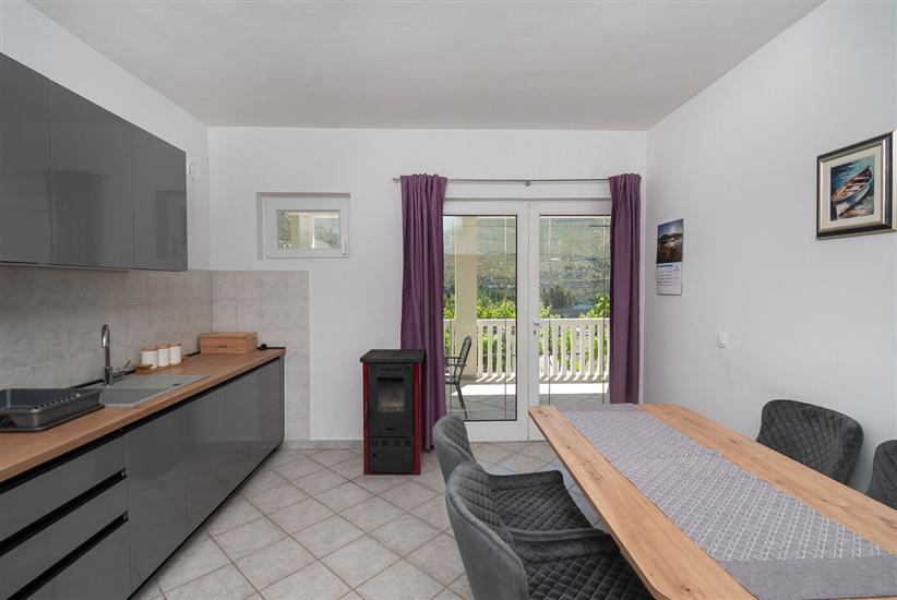 Apartment A1, for 5 persons