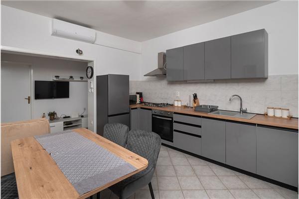 Apartment A1, for 5 persons