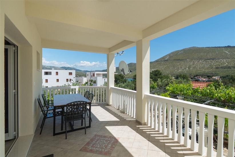 Apartment A1, for 5 persons