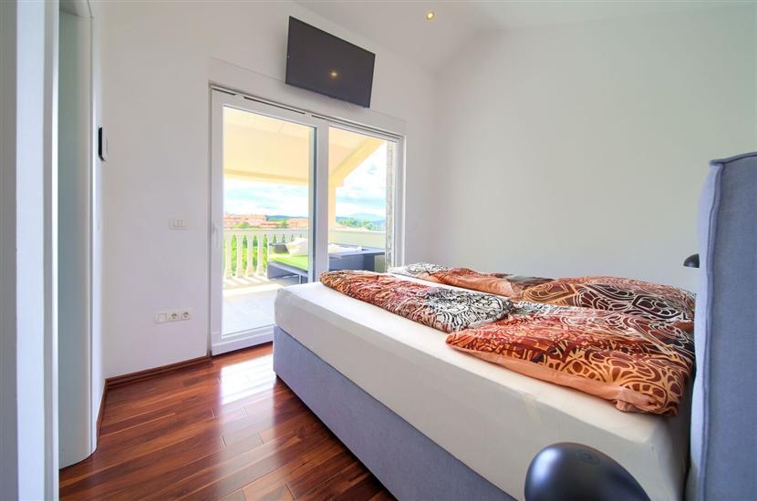 House K1, for 10 persons