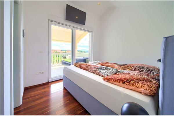 House K1, for 10 persons