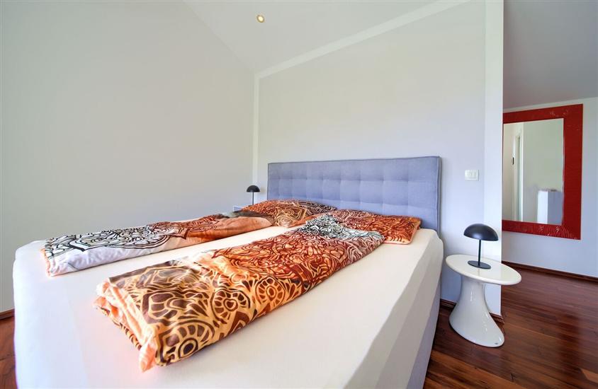 House K1, for 10 persons