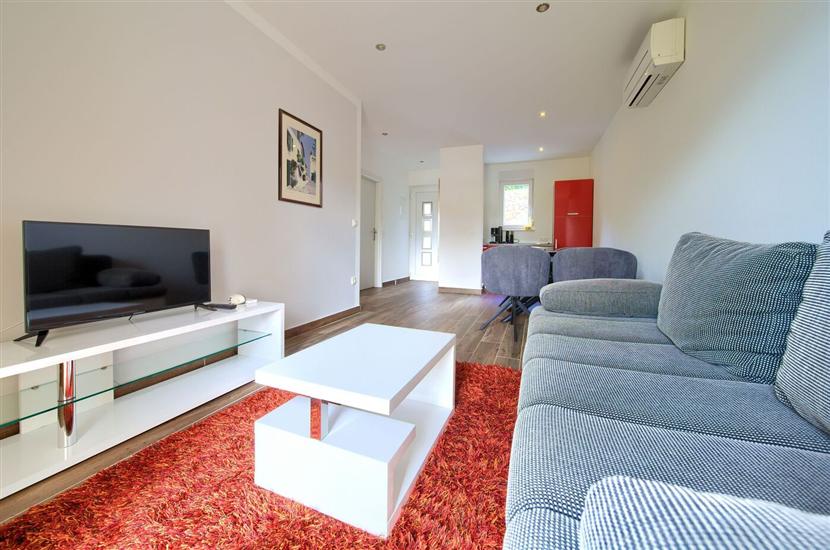 House K1, for 10 persons