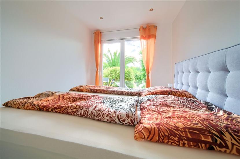 House K1, for 10 persons