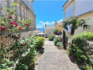 Apartments Andrijanic Crikvenica, Size 50.00 m2, Airline distance to the sea 45 m, Airline distance to town centre 400 m
