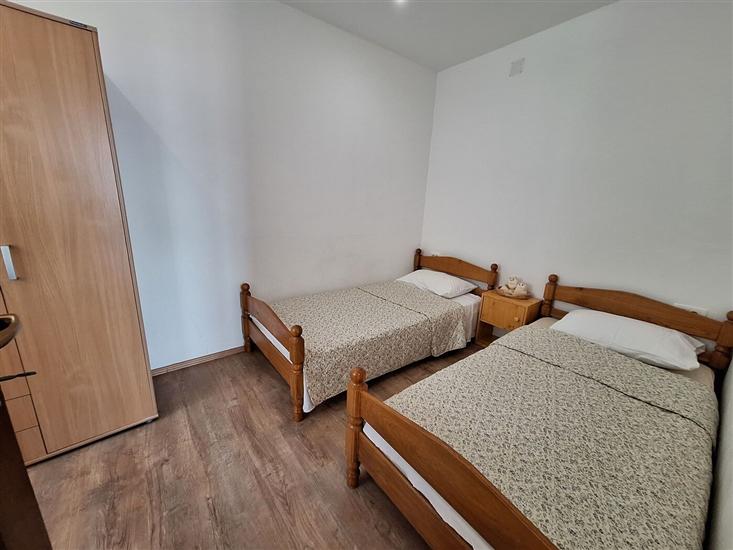 Apartment A4, for 8 persons