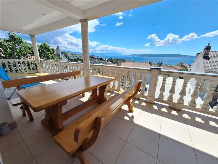 Apartment A4, for 8 persons