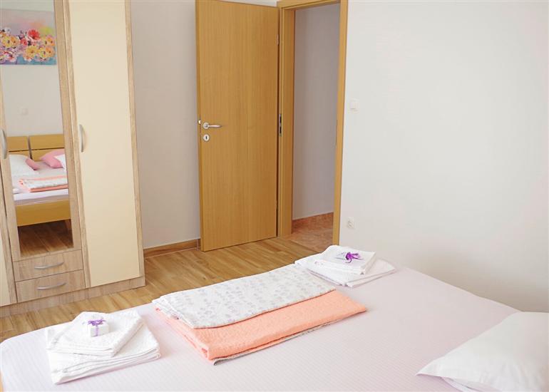 Apartment A2, for 5 persons