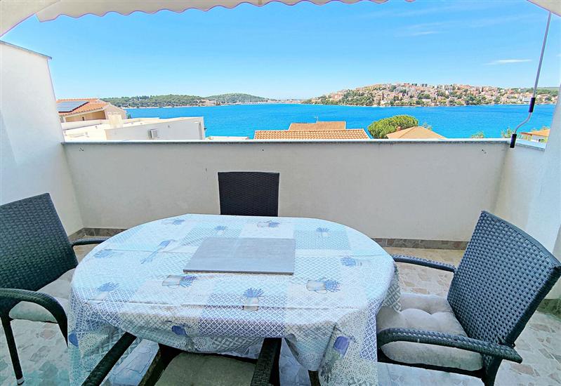 Apartment A1, for 5 persons