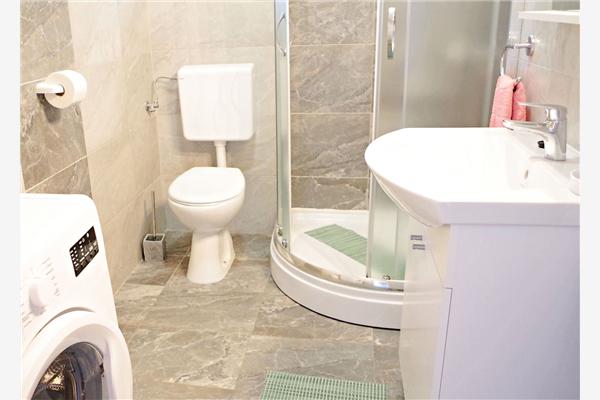 Apartment A1, for 5 persons