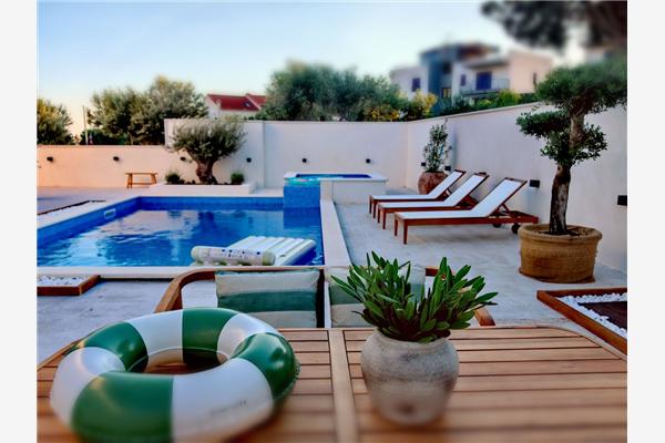 Apartment A2, for 8 persons