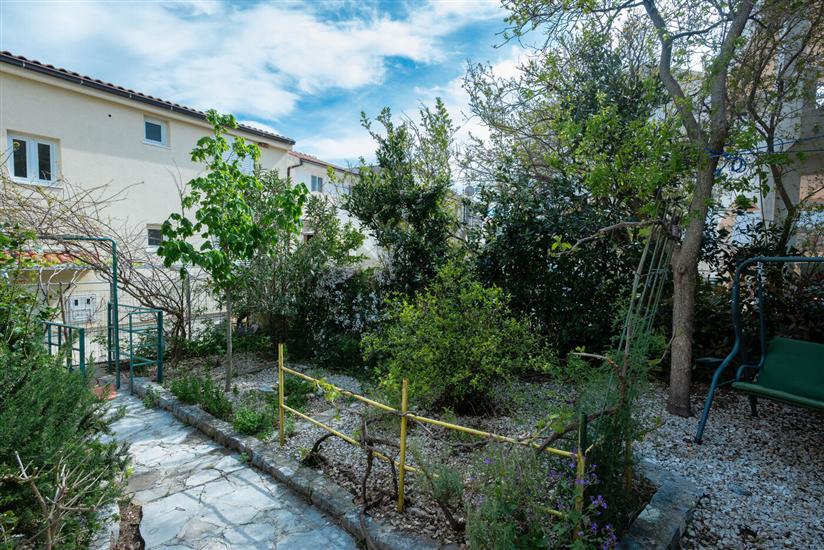 Apartments Vrtina