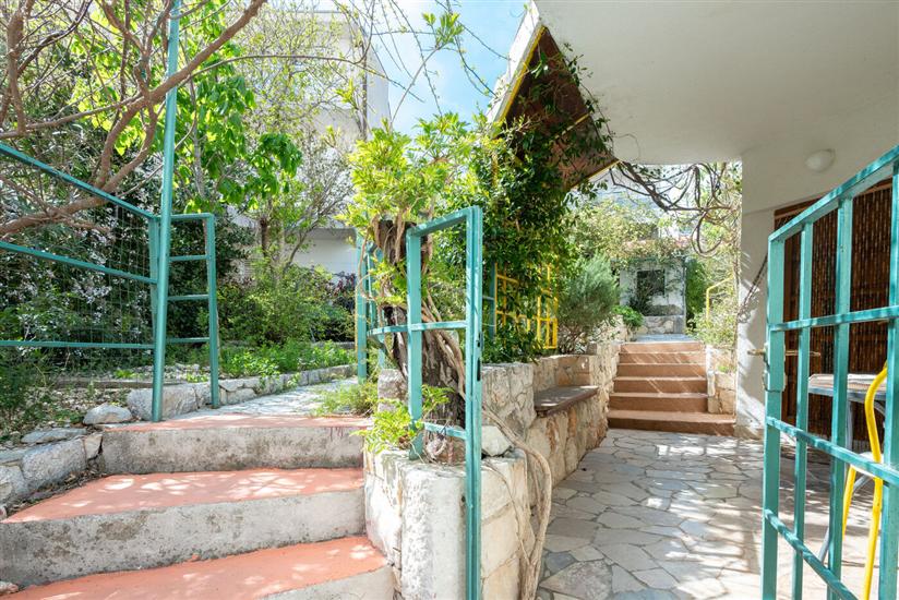 Apartments Vrtina