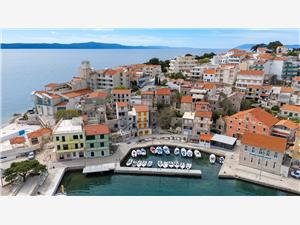 Apartments Vrtina Igrane, Size 50.00 m2, Airline distance to the sea 50 m, Airline distance to town centre 0 m