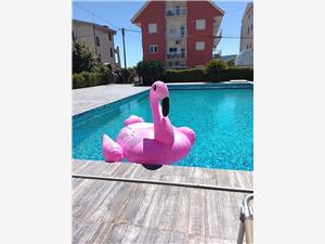 Apartment Lazy Dayz Pool Trogir, Size 80.00 m2, Accommodation with pool, Airline distance to the sea 100 m